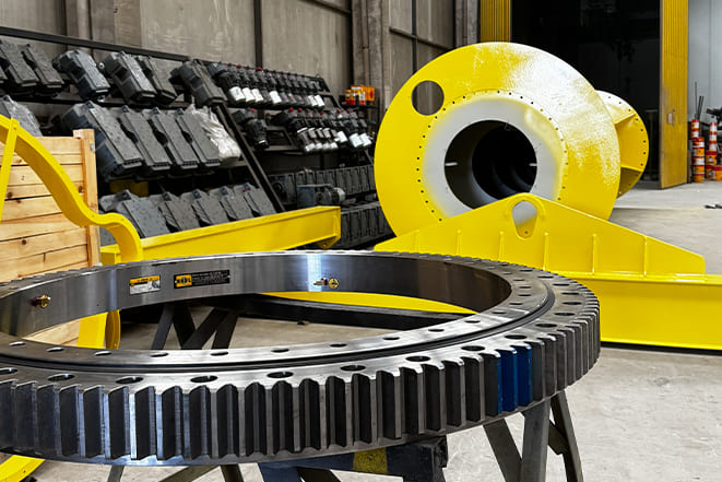 Free standing jib crane pillar
